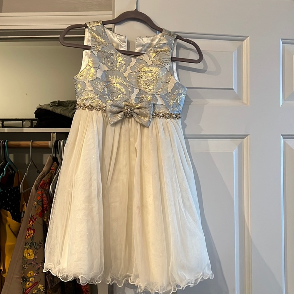 Beautiful Flower Girl Dress!